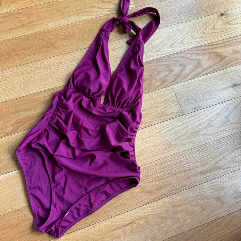 One piece swimsuit, halter neck tie in XS, red